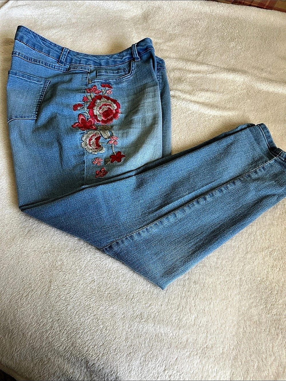 d.jeans Floral Embroidered Stretch Denim Jeans Straight Leg